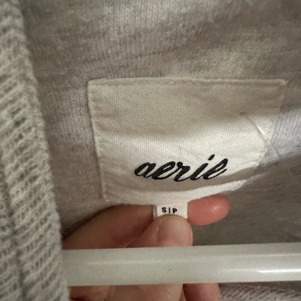 Aerie grey long sleeve - Picture 2 of 4